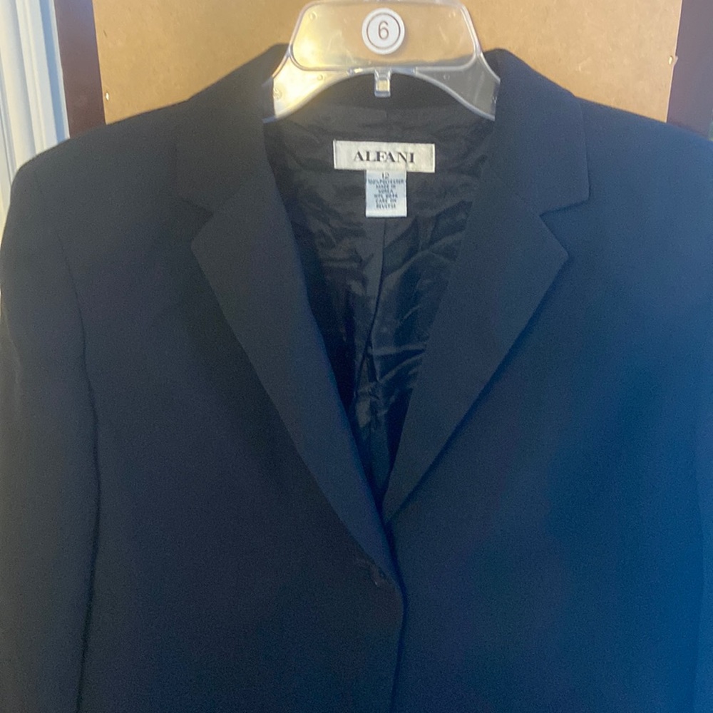 Women’s Alfani black suit jacket 12